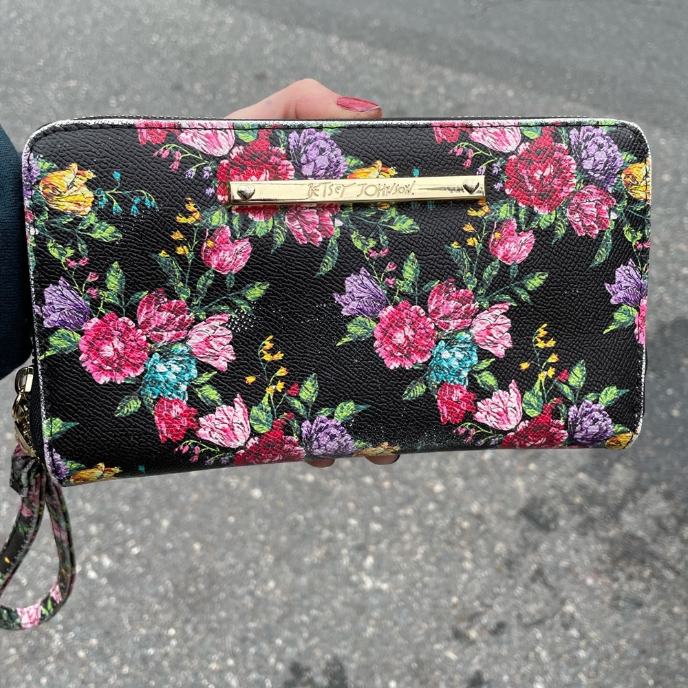 Floral Betsy Johnson wallet